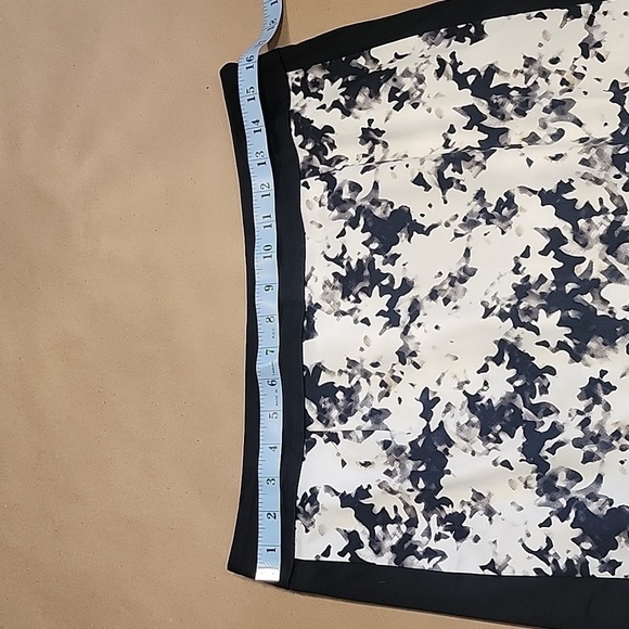 Apt 9 Size 10 Black & White Patterned Pencil Skirt with Black Sides, NWOT - Picture 4 of 10